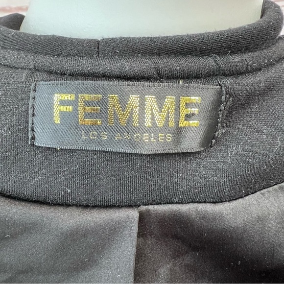 Femme Los Angeles Stretch Pleated Tuxedo Blazer - Picture 6 of 8